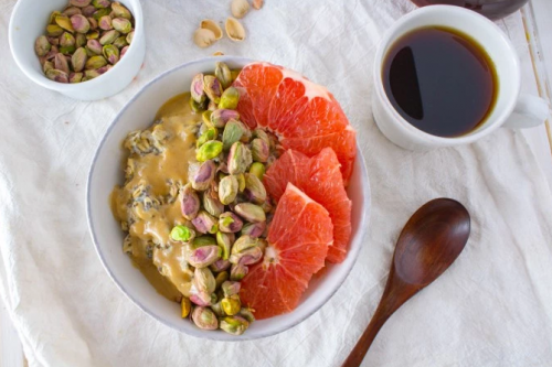 oatmeal with grapefruit and pistachios